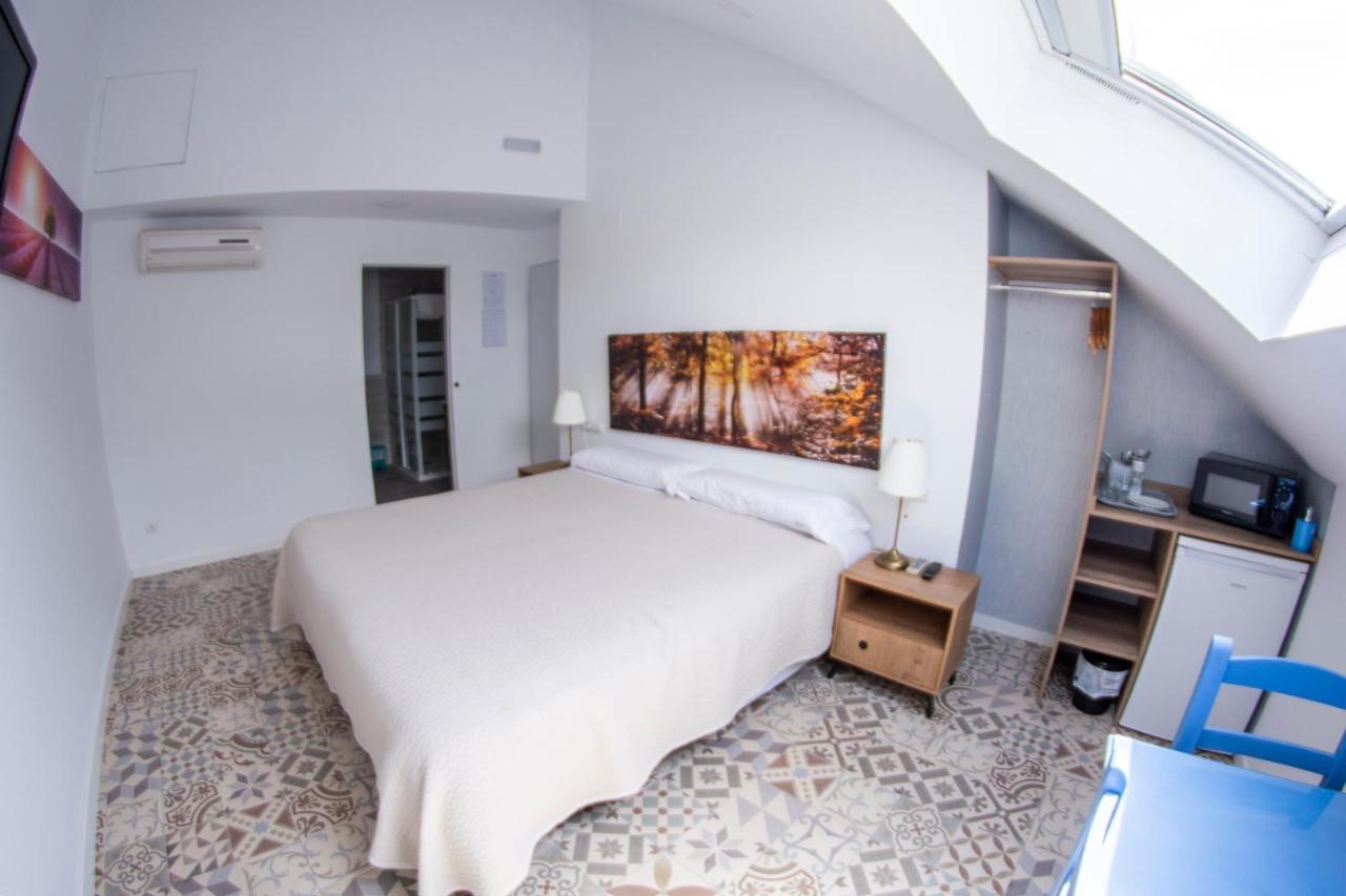 Hostal Las Encinas Villaviciosa de Odón Zewnętrze zdjęcie